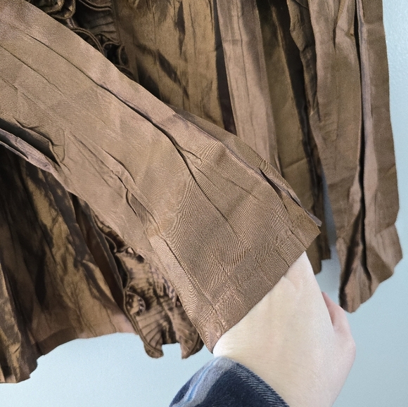 Color Works Womens Top XL Brown Satin Accordion Pleat Ruffled Crinkle Blouse - Picture 4 of 8